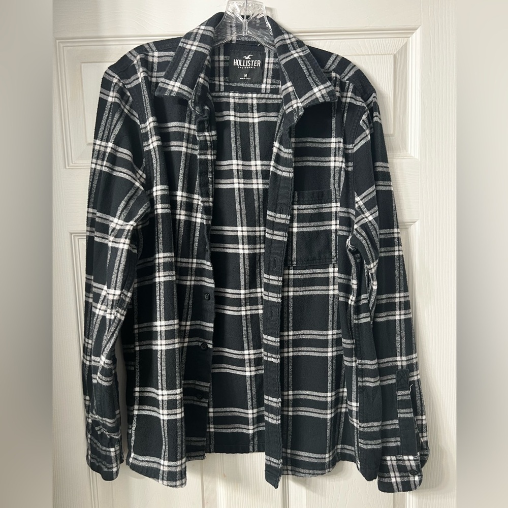 Hollister men’s flannel button-up